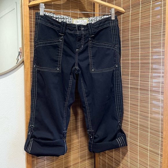 Aventura lowrise cargo capris - Picture 3 of 4